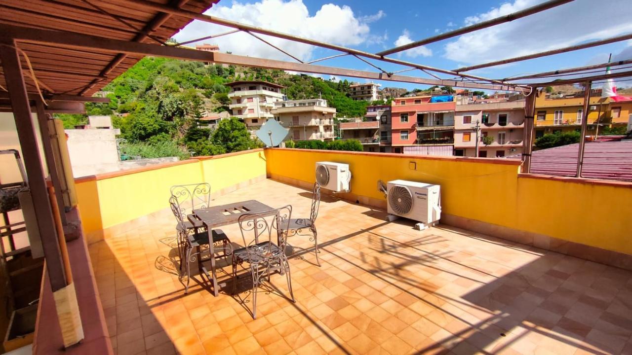 CASA SOPRANO da Anita Messina Exterior foto
